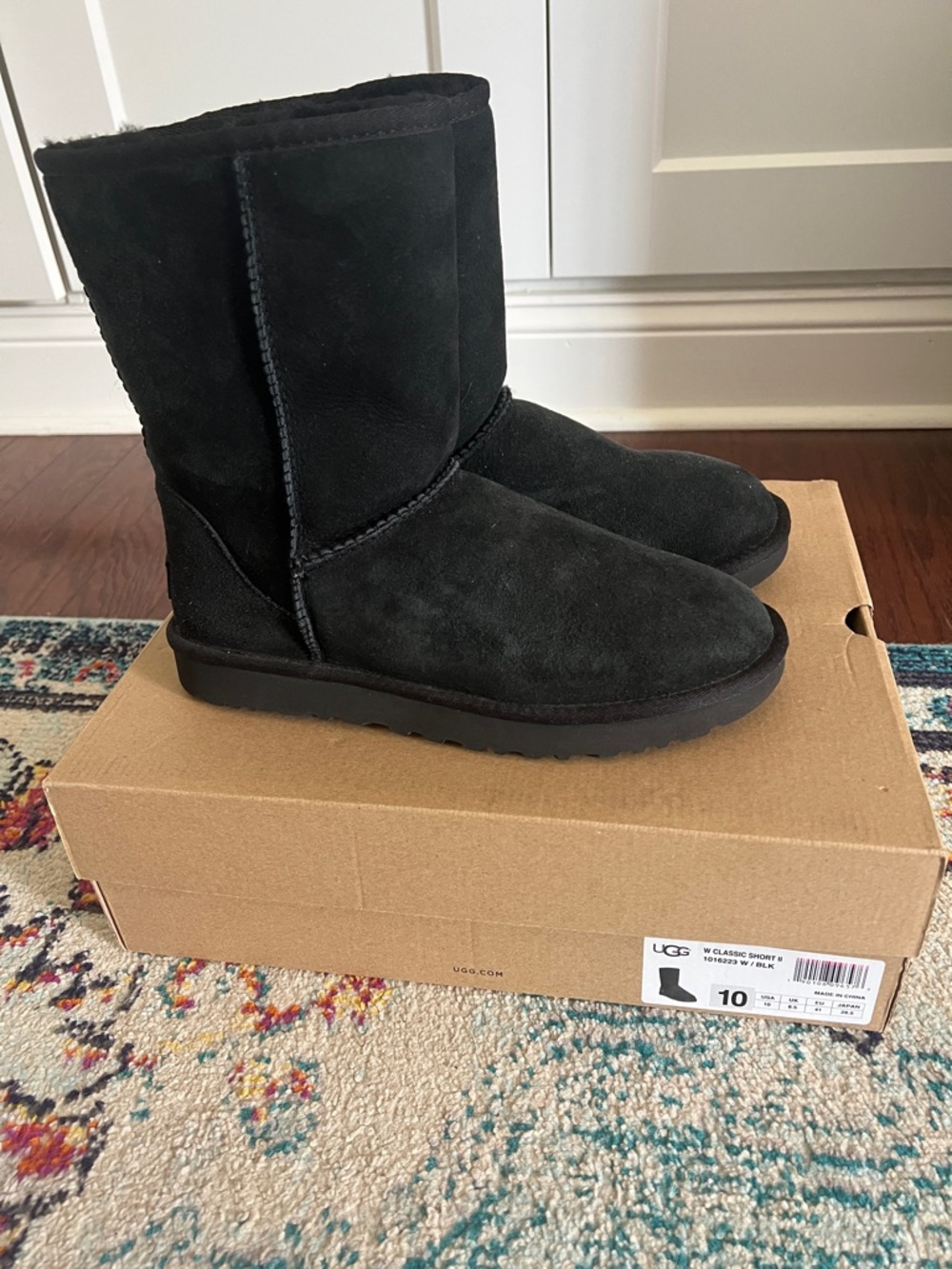 UGG women’s class short II black boots